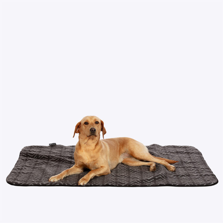 Danish Design Fleece Charcoal Arrows Blanket Medium