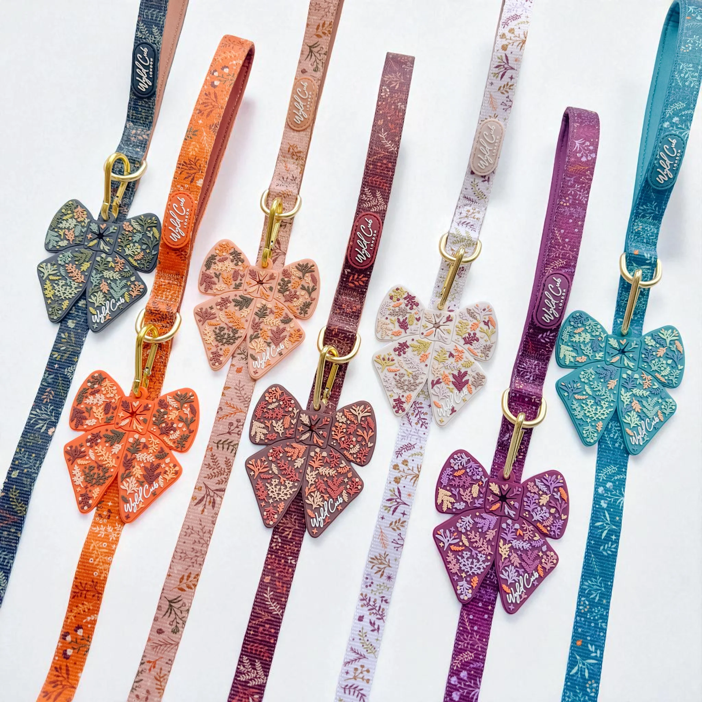 Wyld Cub Poop Bag Caddy Bow - Ginger