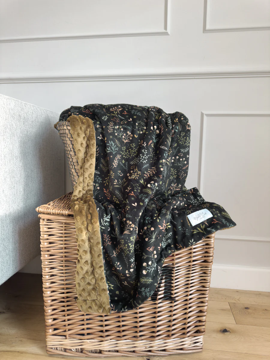 Wyld Cub Snuggle Pet Blanket - Chiswick Ravenwood