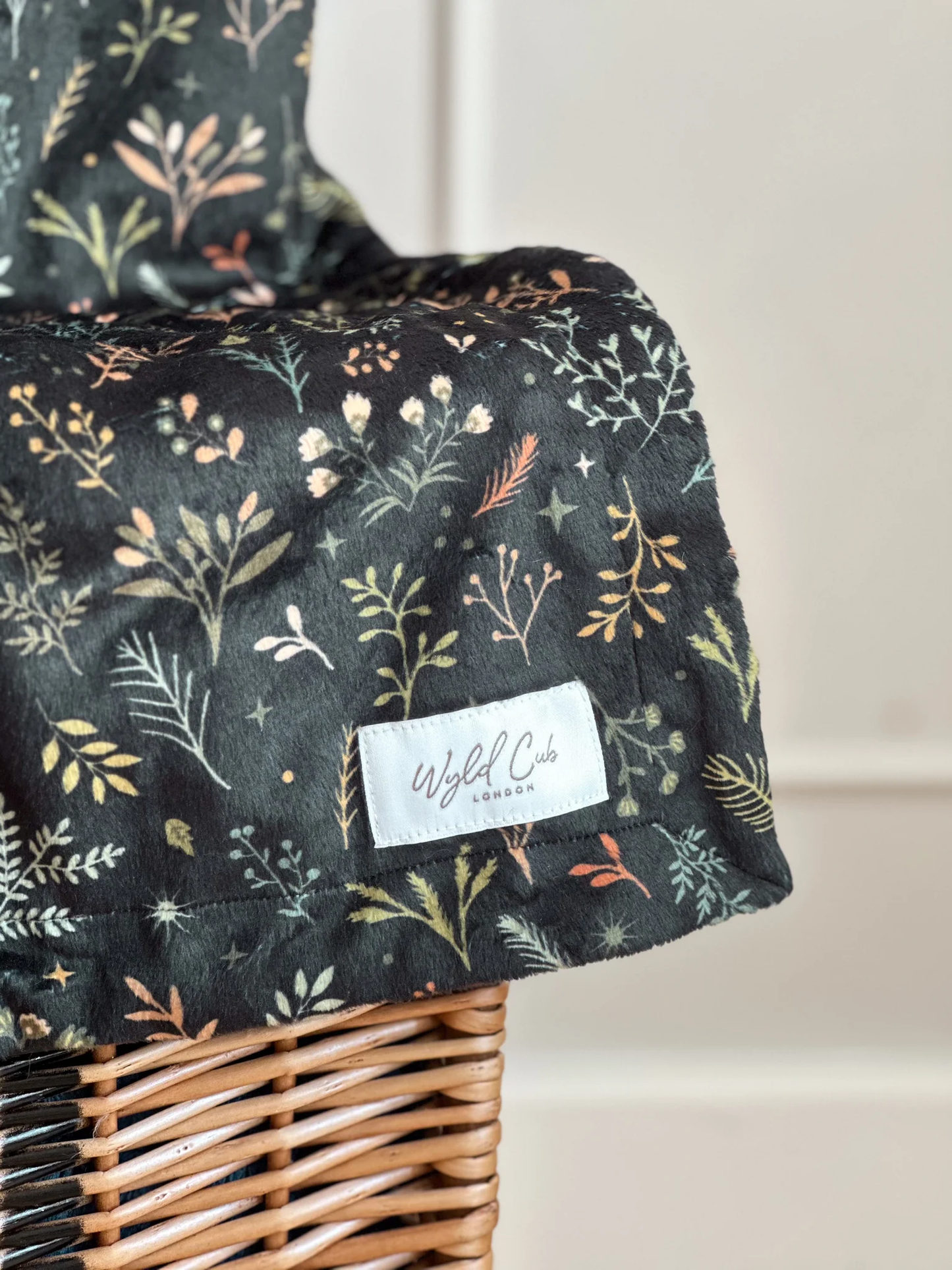 Wyld Cub Snuggle Pet Blanket - Chiswick Ravenwood