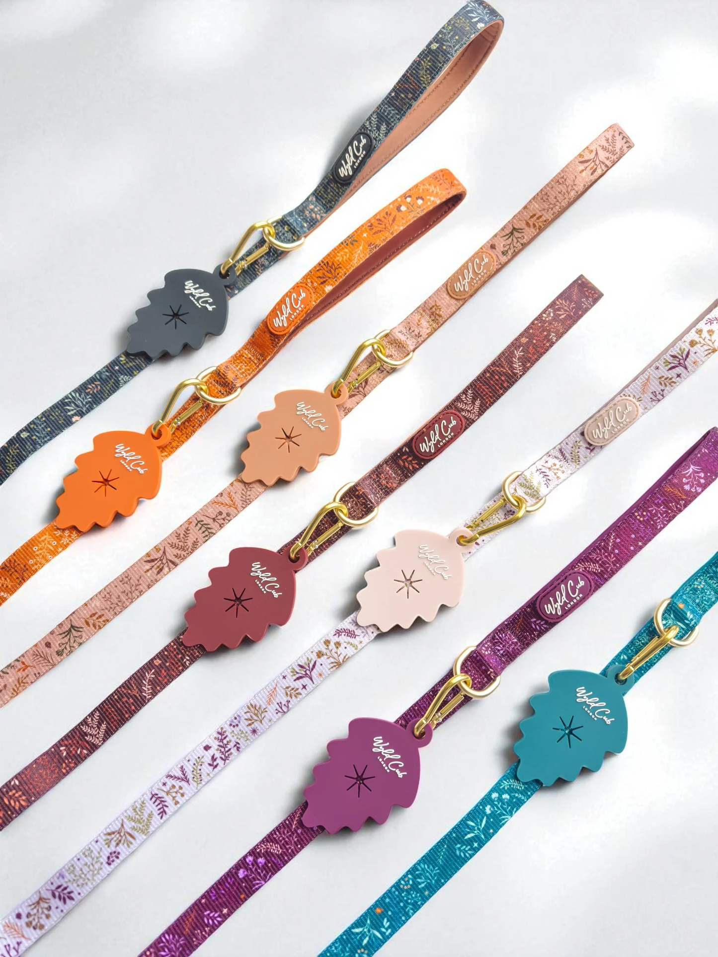 Wyld Cub Poop Bag Caddy Leaf - Ravenwood